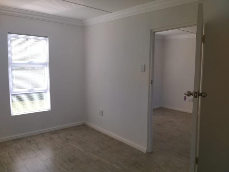 To Let 2 Bedroom Property for Rent in Goodwood Central Western Cape